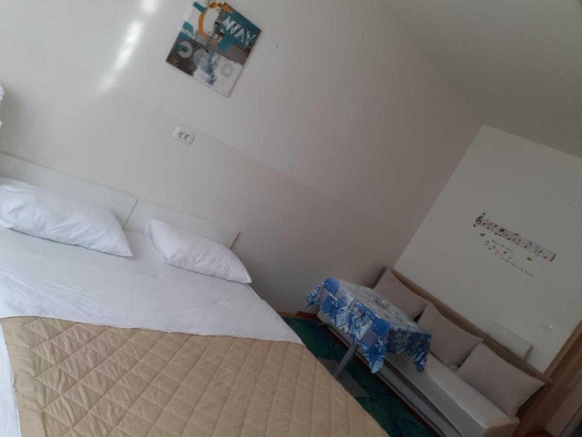 Apartment Megi โมสตาร์ ภายนอก รูปภาพ