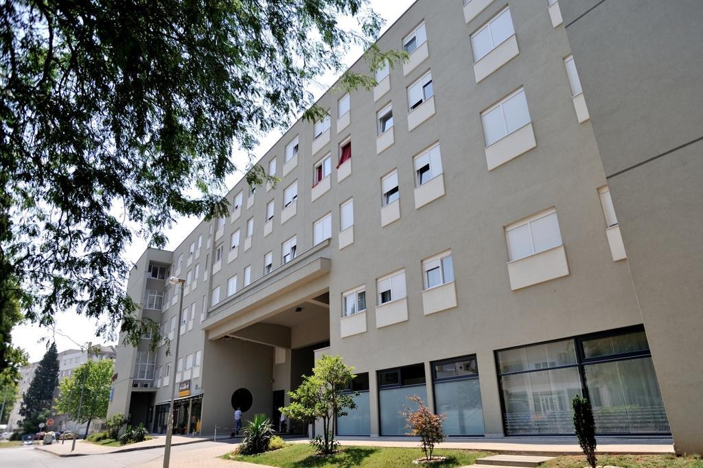 Apartment Megi โมสตาร์ ห้อง รูปภาพ